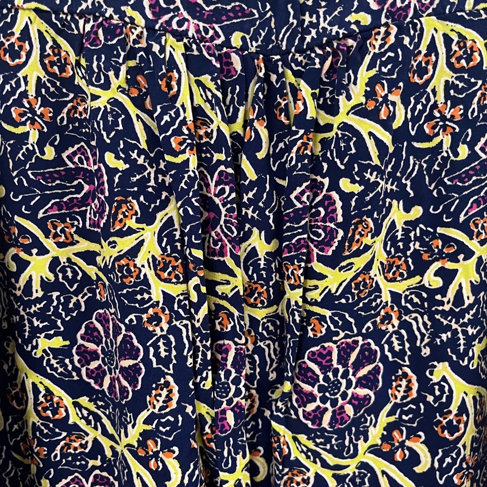 Patterned Blouse - Picture 6 of 6